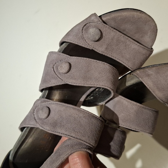 Talbots Gray Suede & Olive Green Patent Leather Heels with Buttons (US 7) - Picture 3 of 10